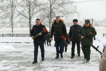 Губернатор Руденя в Кимрах почтил память воинов, погибших в годы ВОВ