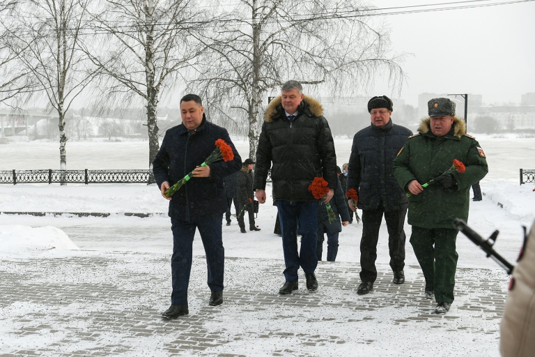 Губернатор Руденя в Кимрах почтил память воинов, погибших в годы ВОВ