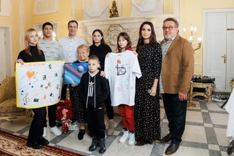 Тверская детвора встретилась с народной артисткой СССР Александрой Пахмутовой Тверская детвора встретилась с народной артисткой СССР Александрой Пахмутовой