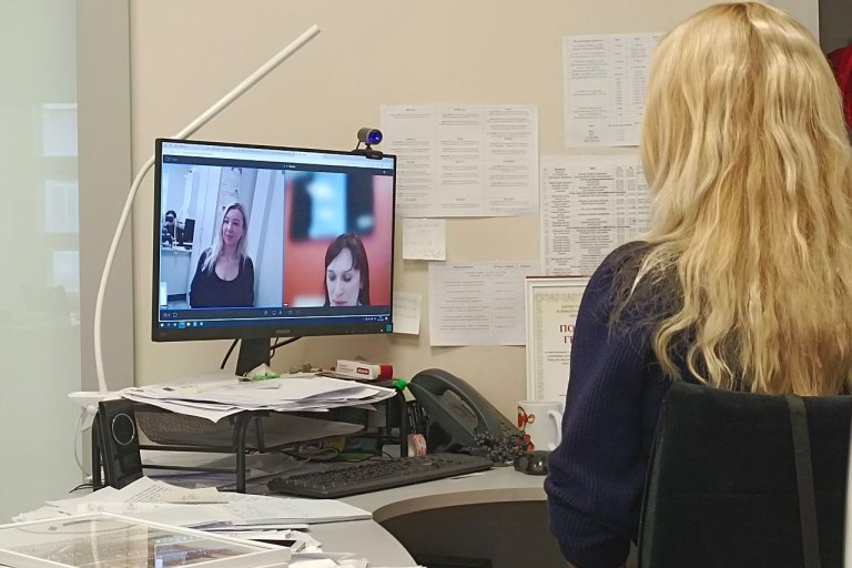 Задать вопрос специалисту Центра выплат «Тверская семья» теперь можно и в режиме видеоконференцсвязи Задать вопрос специалисту Центра выплат «Тверская семья» теперь можно и в режиме видеоконференцсвязи
