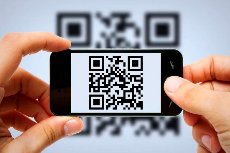Паспорт при посадке в поезд и самолет сможет заменить QR-код