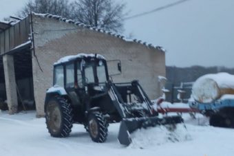 Подвыпивший житель Тверской области пытался угнать трактор, чтобы покататься