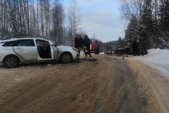 Водитель выехавшего на встречную полосу ВАЗа погиб в ДТП на М-9 в Тверской области