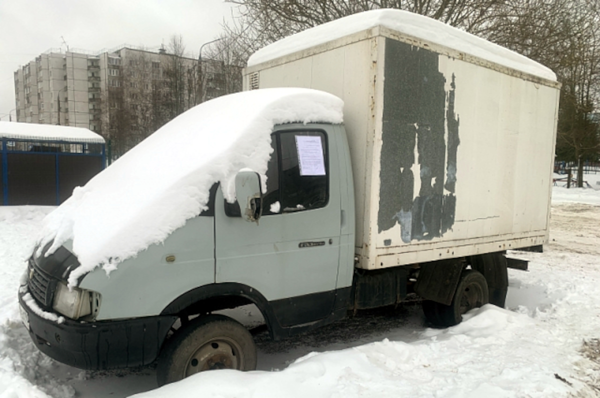 В Твери ищут владельцев трёх брошенных автомобилей