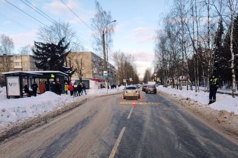Пьяный пешеход попал под колеса автомобиля Mazda в Твери