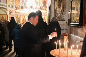 Губернатор Игорь Руденя в крещенский сочельник посетил всенощное бдение в храме