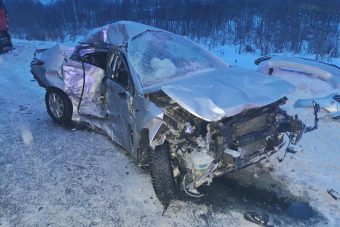 Молодая женщина погибла, муж и двое детей пострадали в ДТП на М-9 в Тверской области