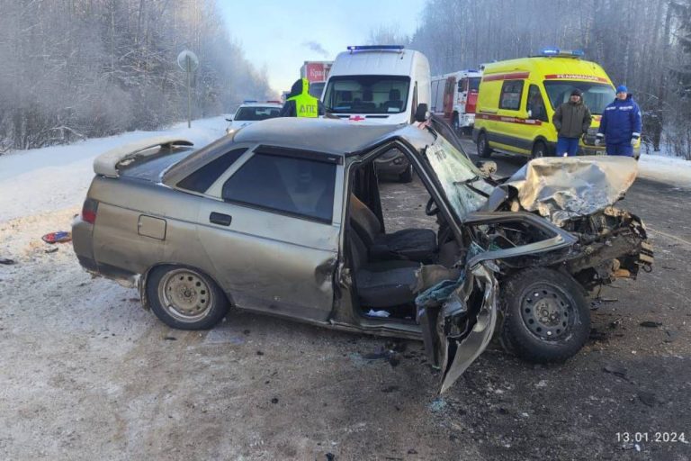 Два человека пострадали в столкновении пяти машин на М-9 в Тверской области Два человека пострадали в столкновении пяти машин на М-9 в Тверской области