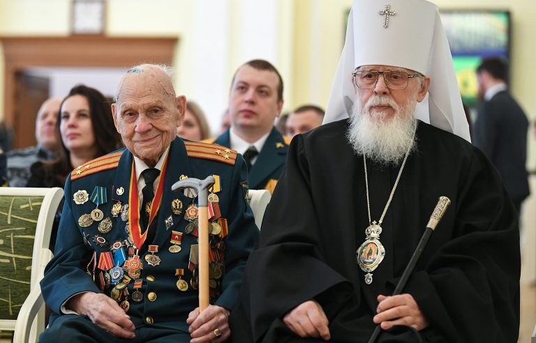 Жителям Тверской области вручены государственные и региональные награды