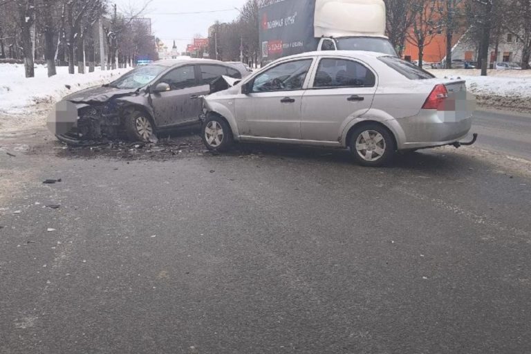 Подросток пострадал в тройном ДТП на проспекте Чайковского в Твери
