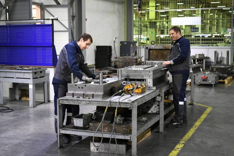 Министр промышленности и торговли РФ посетил завод в Тверской области