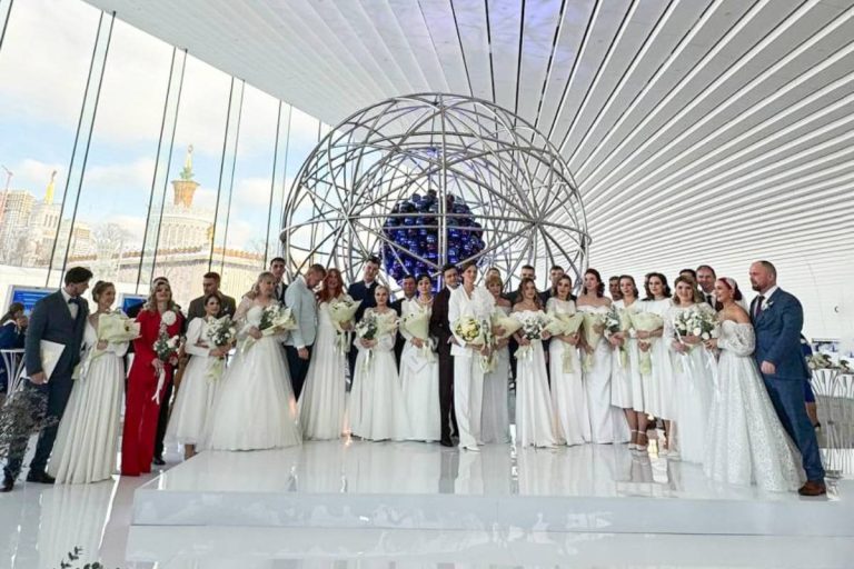 Свадьба в «Атоме»: работники КАЭС расписались на ВДНХ