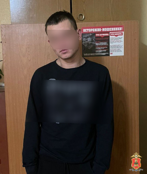 В Твери угонщик быстро подобрал брошенную заведенную машину с открытыми дверями
