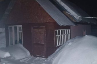Тела мужчины и женщины обнаружены возле бани в Тверской области