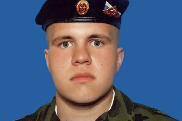 В Тверской области простятся с 33-летним Алексеем Петровым, участвовавшим в СВО