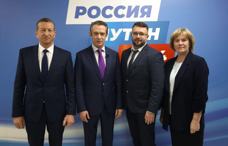 Народный артист России Владимир Машков лично приехал в Тверь поблагодарить активистов Верхневолжья