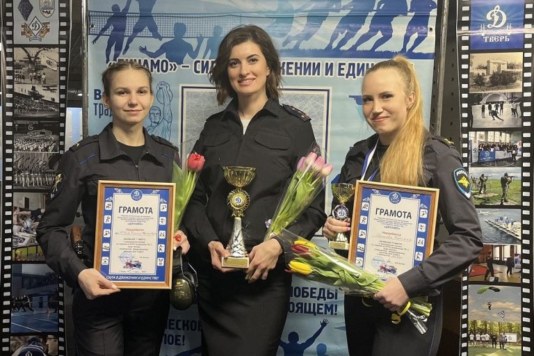 Сотрудницы силовых ведомств состязались в стрельбе в Тверской области