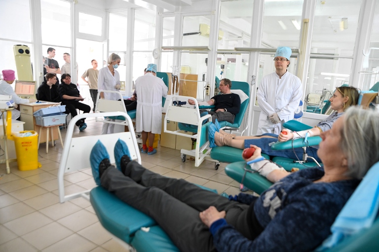 Жители Тверской области продолжают сдавать кровь для пострадавших при теракте в «Крокус Сити Холле»