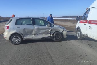 Злостный нарушитель ПДД на электромобиле спровоцировал ДТП в Тверской области