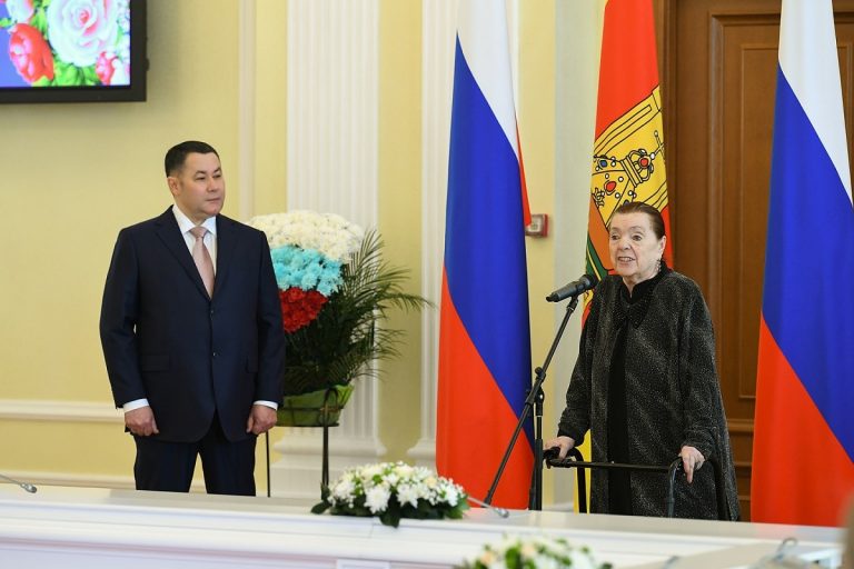 Игорь Руденя вручил награды выдающимся женщинам Тверской области