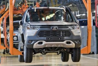 Поехали назад: АвтоВАЗ просит вернуться к дилерам владельцев Lada Niva Travel для замены важного узла