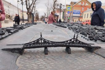 Барельеф «Лучи Твери» в очередной раз поврежден вандалами