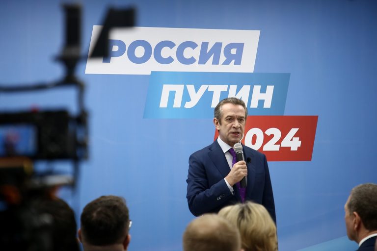 Народный артист России Владимир Машков лично приехал в Тверь поблагодарить активистов Верхневолжья