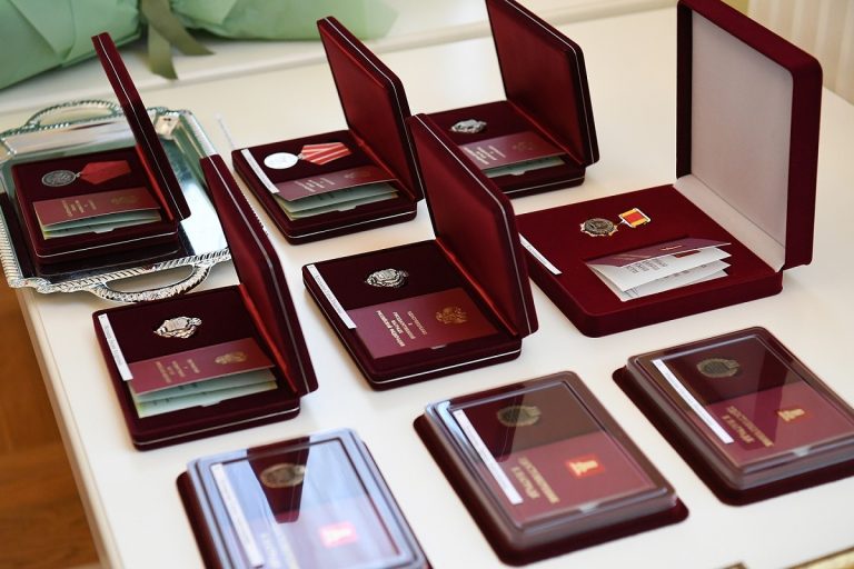 Игорь Руденя вручил награды выдающимся женщинам Тверской области