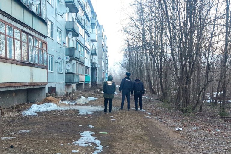 Возле дома в Тверской области обнаружен труп женщины