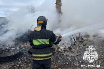 Два человека погибли во время пожара в Тверской области