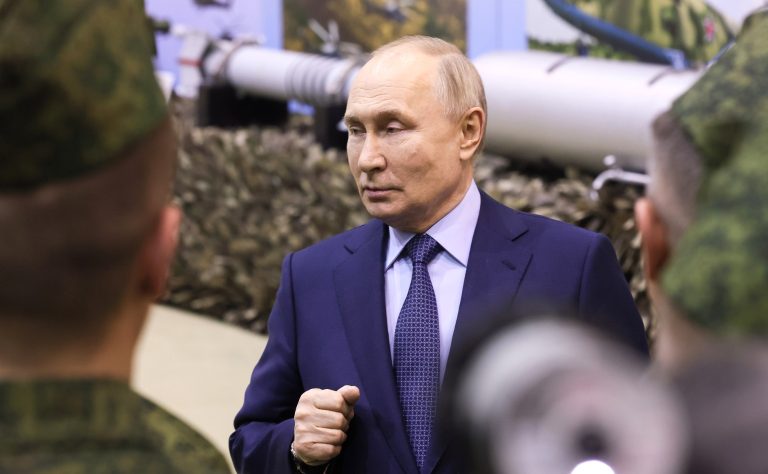 Путин в Тверской области рассказал, почему США и Европу пугают нападением России