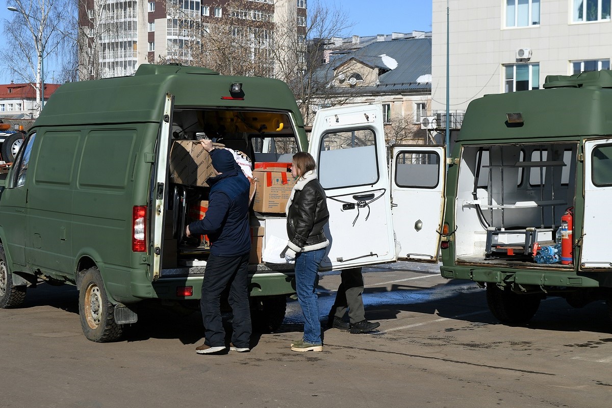 Тверская область направила в зону спецоперации автомобили и медикаменты