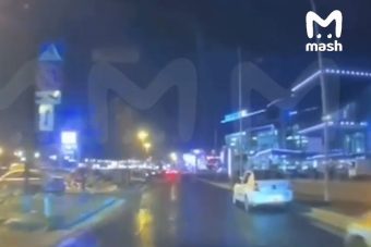 Опубликовано видео с террористами, выходящими у «Крокус Сити Холла» из иномарки с тверскими номерами