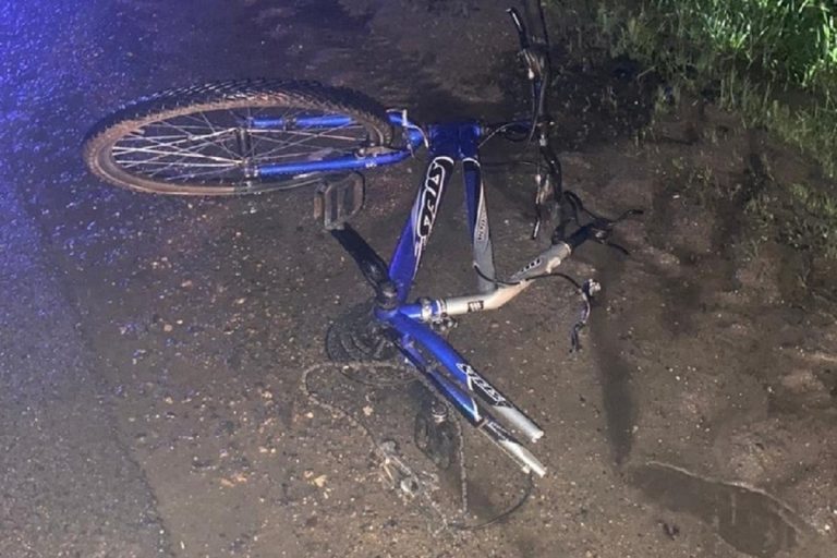 Велосипедиста сбили насмерть вечером под Тверью