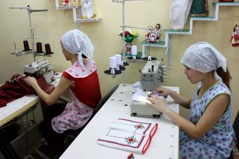 С 1 сентября в российских школах будут шить все: и девочки, и мальчики