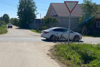 В Тверской области 13-летняя велосипедистка протаранила иномарку