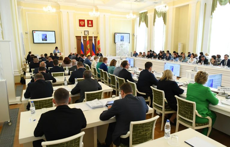 Губернатор Тверской области определил задачи по развитию системы мер поддержки семей с детьми