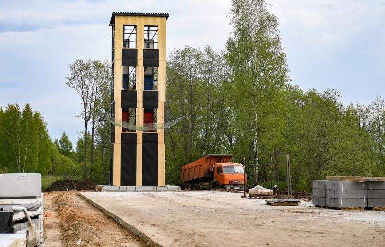 В селе Тургиново под Тверью пожарное депо, ледовый комплекс и дом возводят опережающими темпами