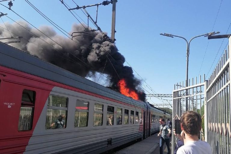 Загорелась электричка, ехавшая из Москвы в Тверь