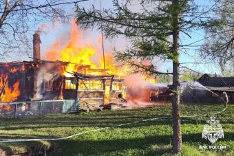 Жилой дом и хозпостройка сгорели в Тверской области