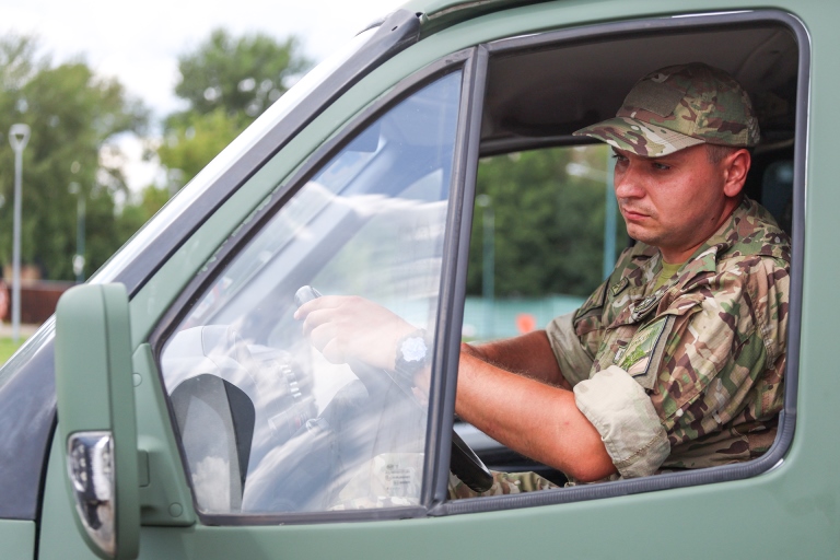 Тверская область направила бойцам в зону СВО автомобили высокой проходимости