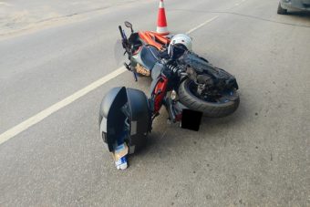 В Твери 7-летняя девочка попала под колеса мотоцикла