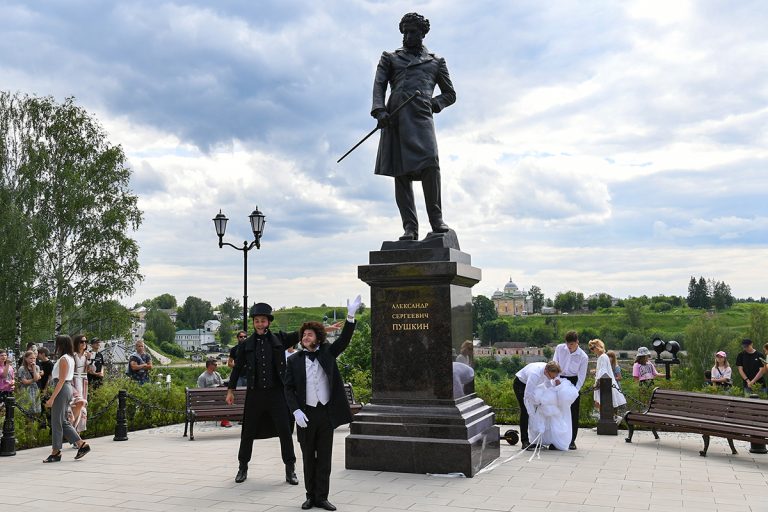В Старице открыли новый памятник великому русскому поэту