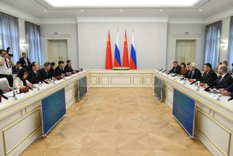 Губернатор Игорь Руденя провёл встречу с главой Народного правительства провинции Ляонин КНР Ли Лэчэном