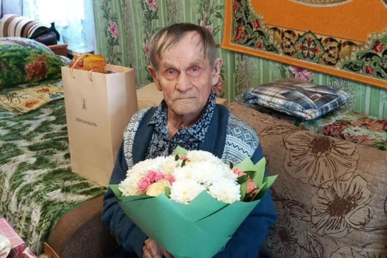 Фронтовик из Тверской области Иван Кирин празднует 100-летний юбилей