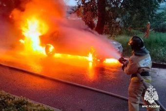 Легковушка полыхала в Тверской области
