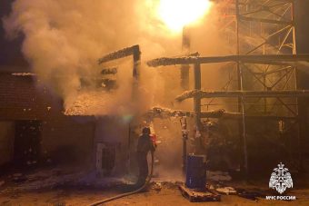 Ночью под Тверью горела установка на асфальтовом заводе