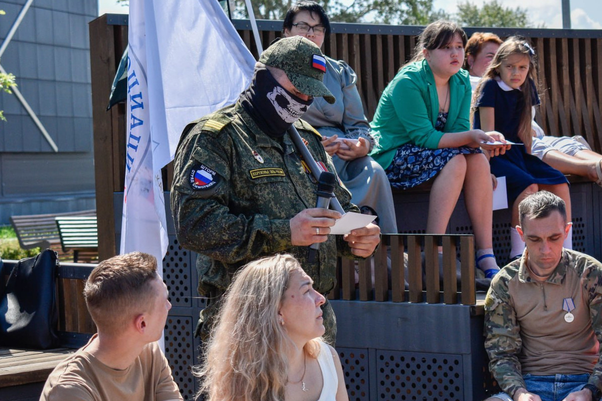 В Твери провели акцию-реквием в память о погибших на Донбассе детях