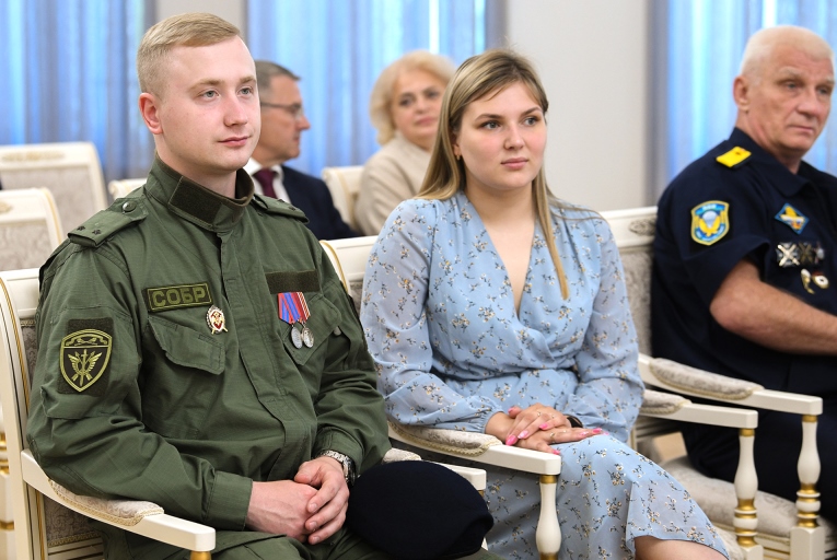 Многодетные семьи Тверской области получили государственные и региональные награды