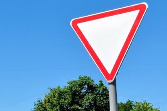 "Три угольник": попытка мигрантов сдать тест при устройстве на работу таксистами вызвала шок "Три угольник": попытка мигрантов сдать тест при устройстве на работу таксистами вызвала шок